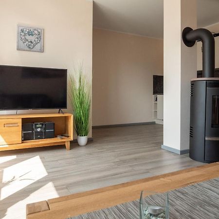 Rotes Haus Krabbe - Whg 2 Lägenhet Zingst Exteriör bild